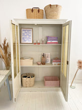 Afbeelding in Gallery-weergave laden, Vintage/brocante kast