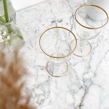 Afbeelding in Gallery-weergave laden, Vintage borrelglaasjes met gouden rand