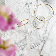 Afbeelding in Gallery-weergave laden, Vintage borrelglaasjes met gouden rand