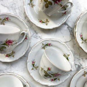 Vintage kop en schotel bloemen