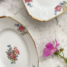 Afbeelding in Gallery-weergave laden, Vintage Franse bordjes met bloemen

