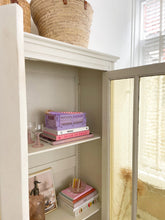 Afbeelding in Gallery-weergave laden, Vintage/brocante kast
