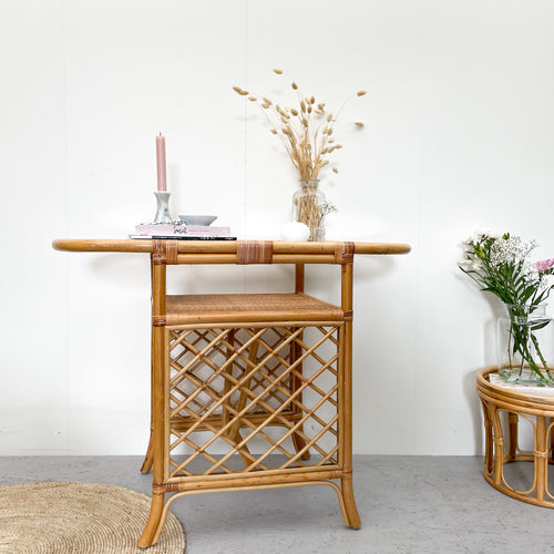 Vintage rotan tafel met glas