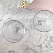 Afbeelding in Gallery-weergave laden, Vintage borrelglaasjes met motief set van 4
