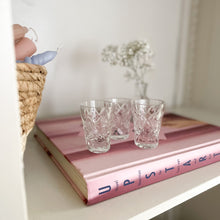 Afbeelding in Gallery-weergave laden, Vintage kristallen borrelglaasjes 
