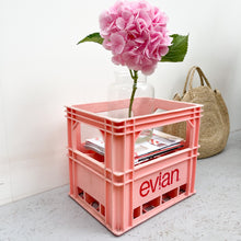 Afbeelding in Gallery-weergave laden, Roze Evian kratje Kringloopparels
